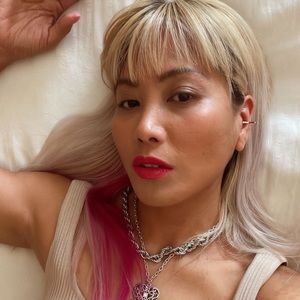 Meet your Posher, Charisma